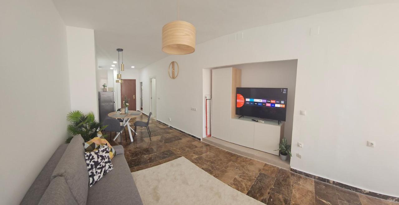 Tao City Center Apartment With Fee Wifi And Air Con By Namaste Elite Torremolinos Eksteriør billede
