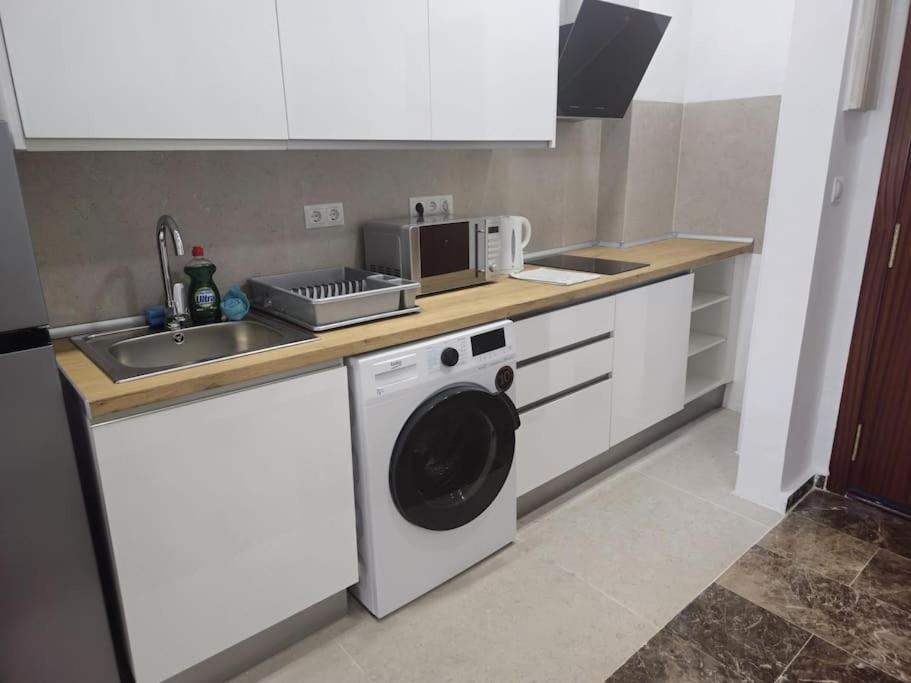 Tao City Center Apartment With Fee Wifi And Air Con By Namaste Elite Torremolinos Eksteriør billede