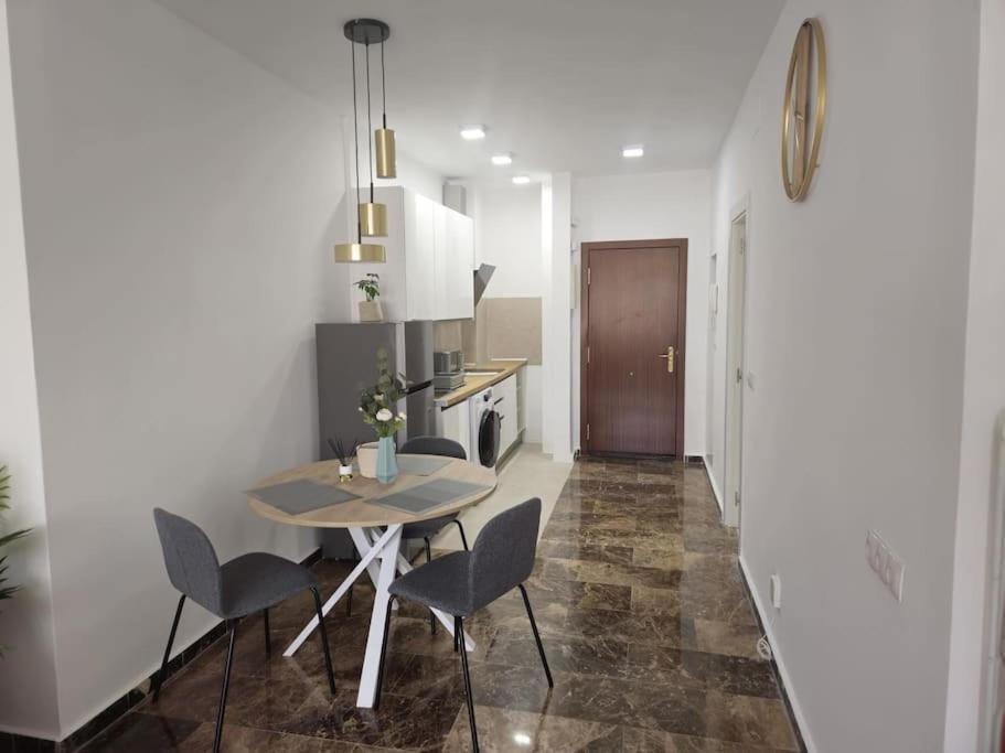 Tao City Center Apartment With Fee Wifi And Air Con By Namaste Elite Torremolinos Eksteriør billede